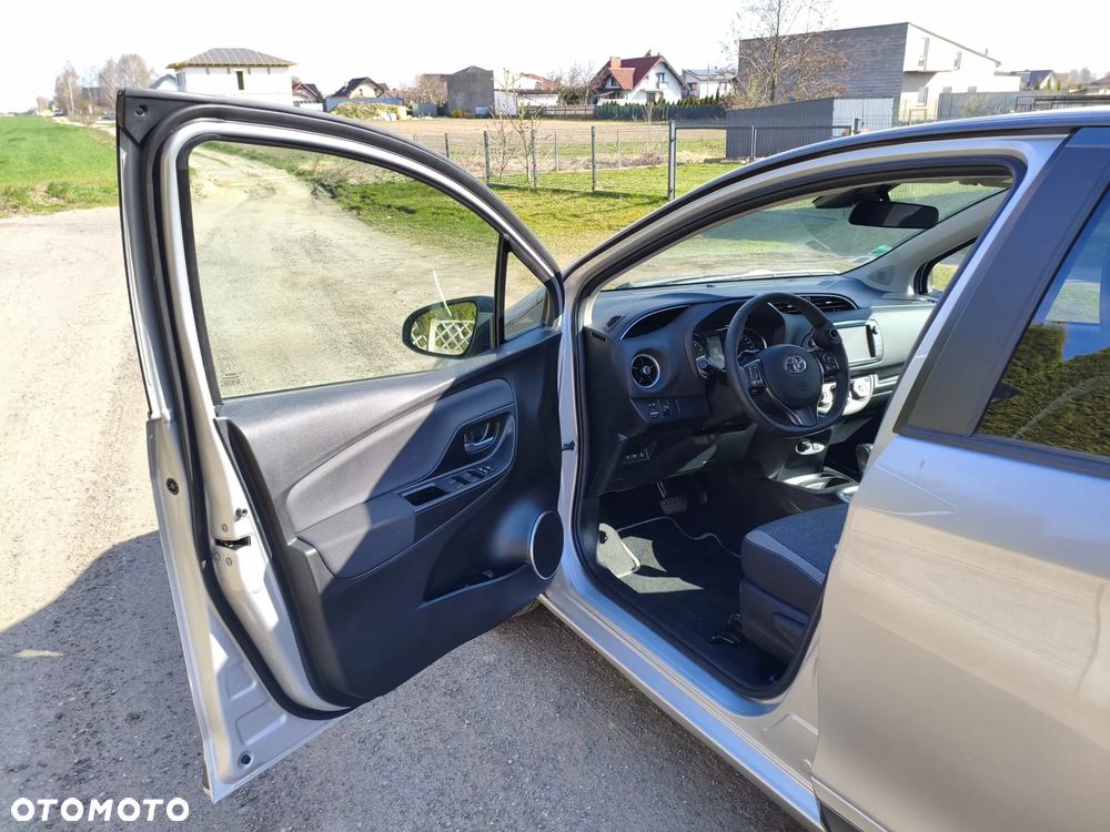 Toyota Yaris 1.5 20th Anniversary CVT - 12