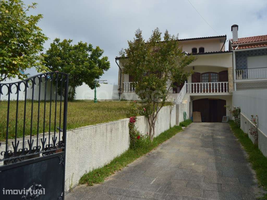 Moradia T3 em Requeixo com terreno de 1200m2 - Grande imagem: 2/40