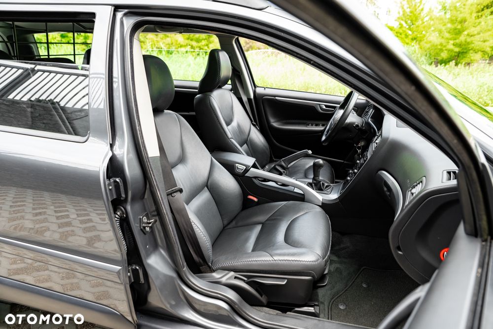 Volvo XC 70 AWD - 25