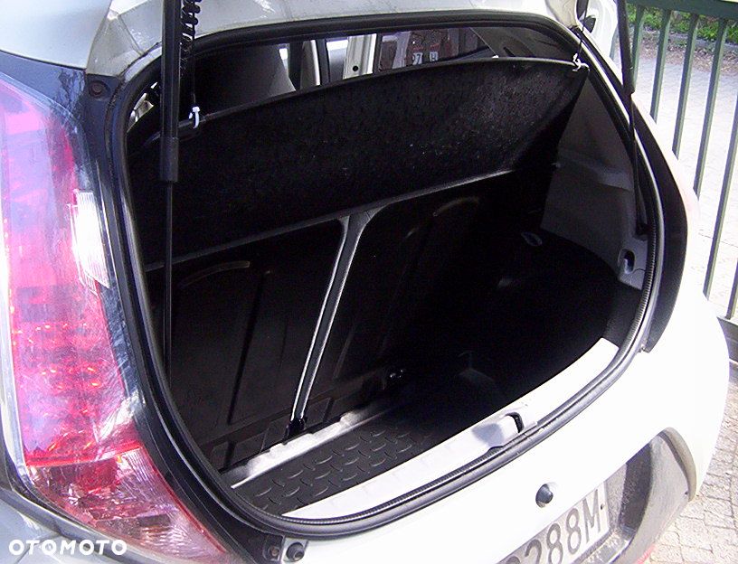 Toyota Aygo x-play Edition-S - 10
