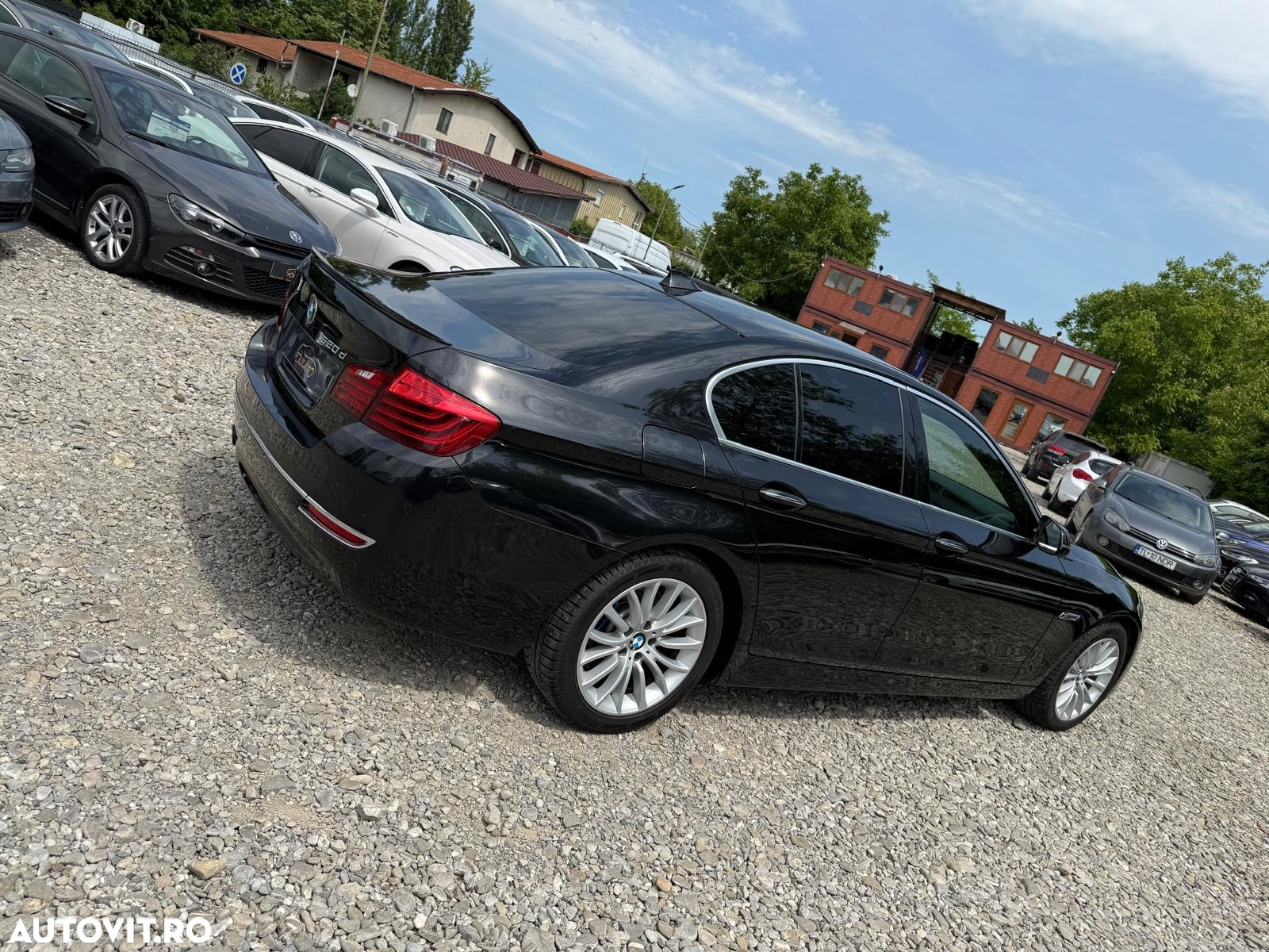 BMW Seria 5 520d Aut. Luxury Line - 38