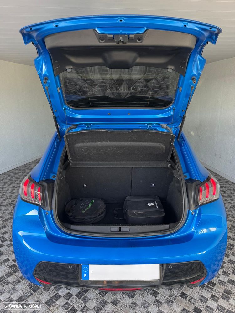 Peugeot e-208 - 12