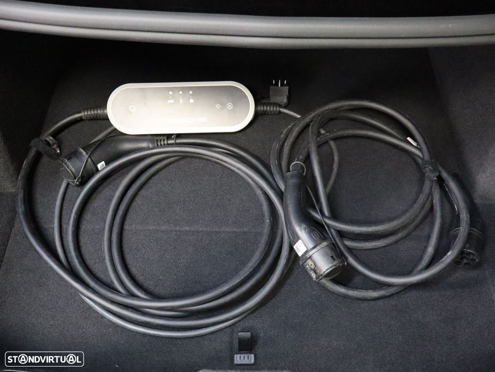 Porsche Taycan Standard - 25