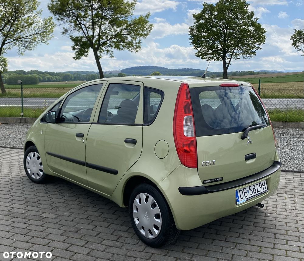 Mitsubishi Colt - 4