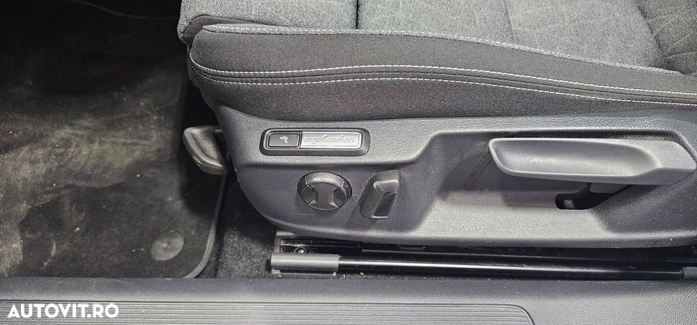 Volkswagen Passat 2.0 TDI SCR DSG Business - 9