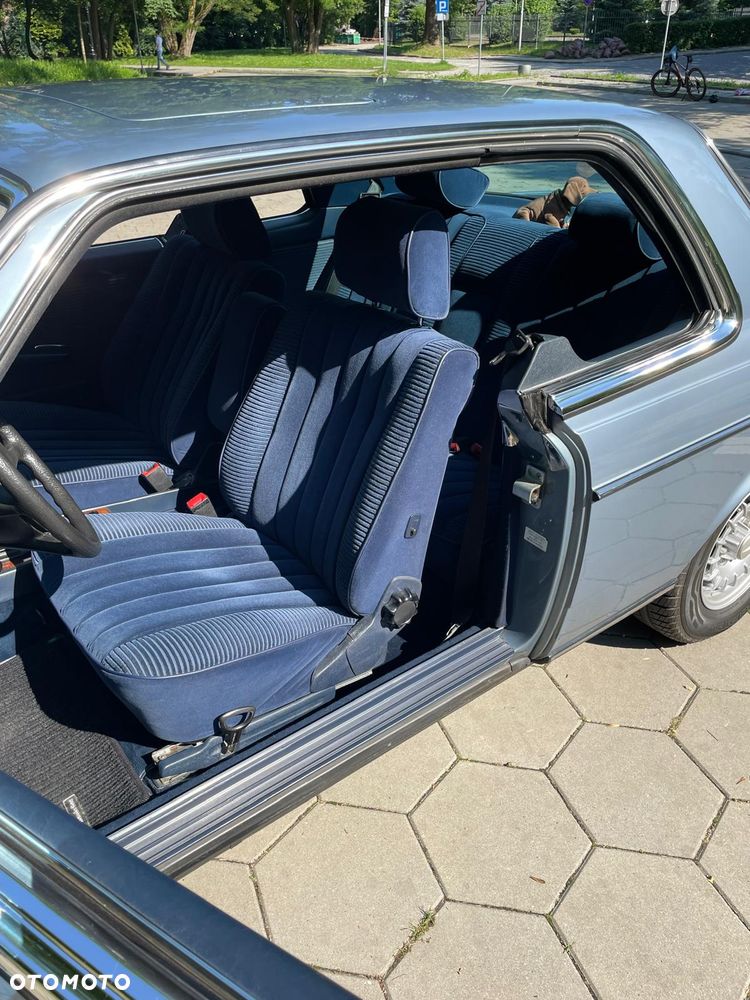 Mercedes-Benz W123 - 15