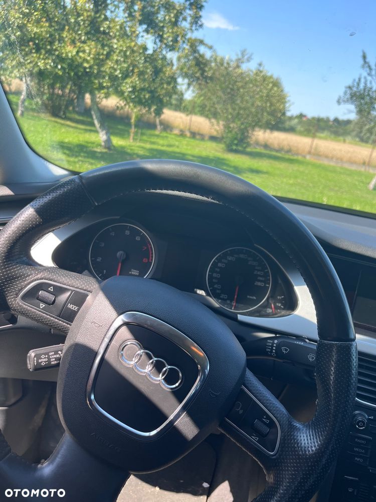 Audi A4 Limousine - 16