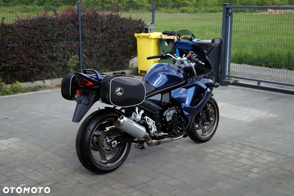 Suzuki GSX - 11
