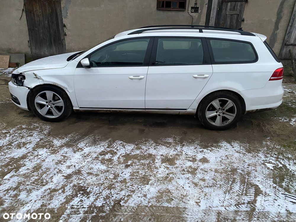 Volkswagen Passat - 4