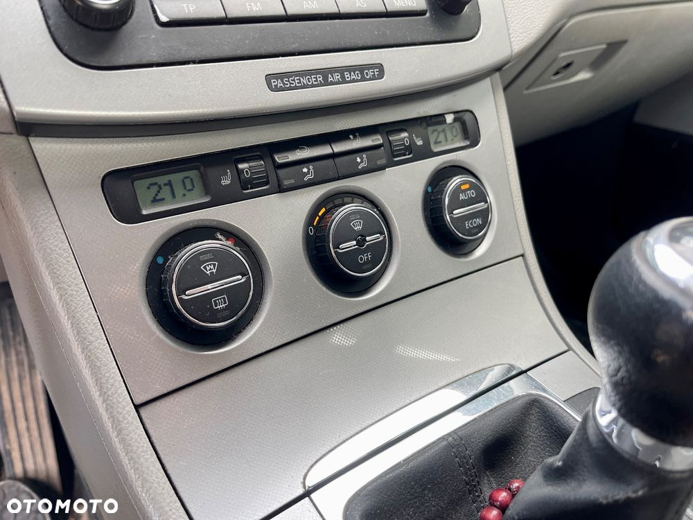 Volkswagen Passat 2.0 TDI Comfortline - 39