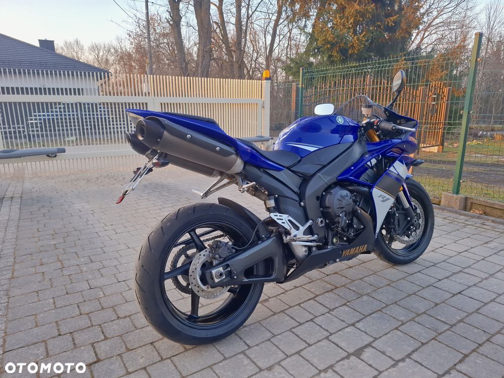 Yamaha R1 - 13
