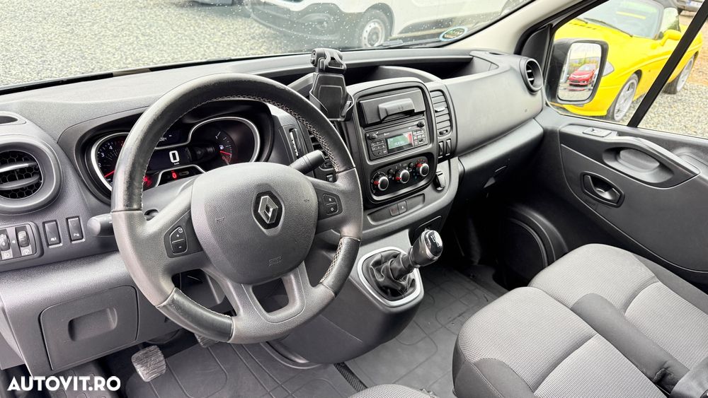 Renault Trafic - 32