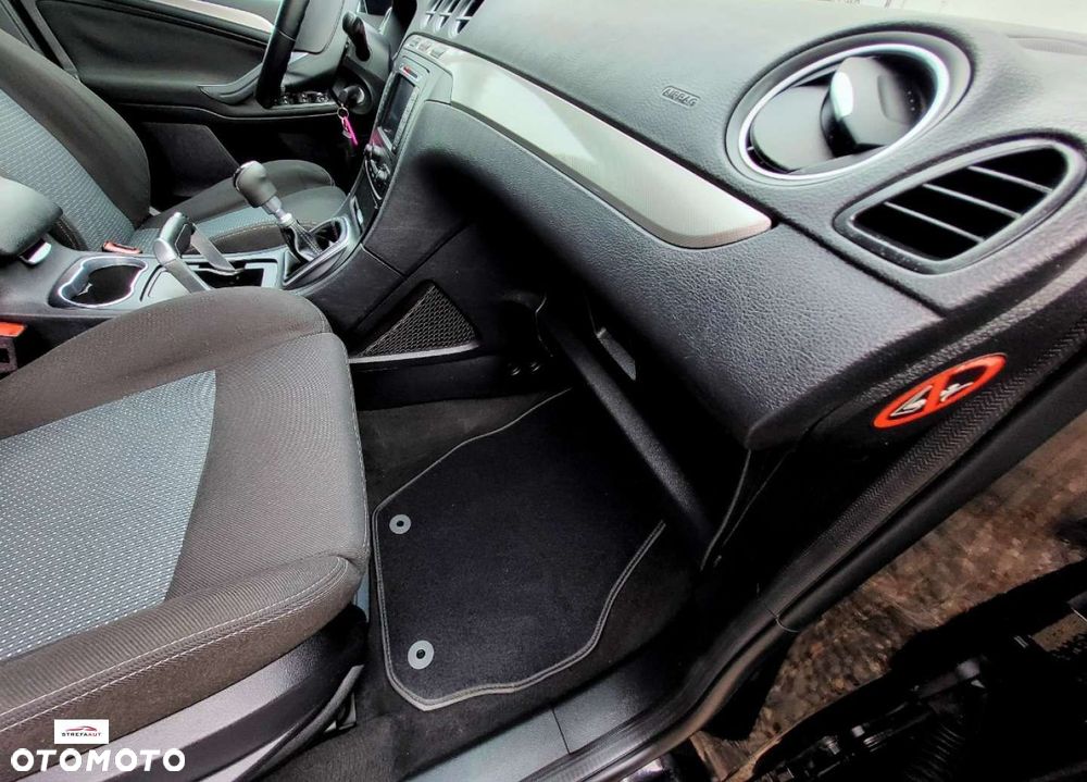Ford S-Max - 14