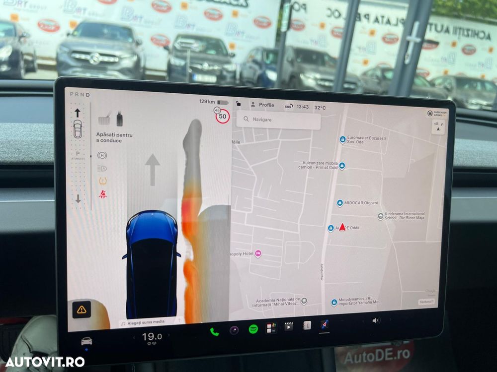 Tesla Model 3 - 16