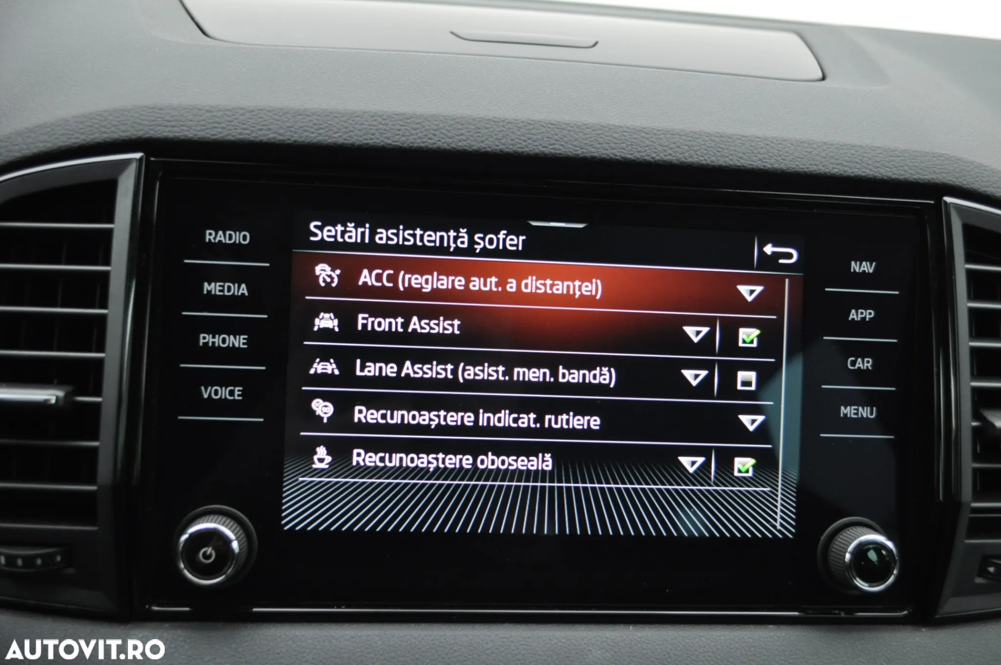 Skoda Karoq 2.0 TDI 4X4 DSG Sportline - 37