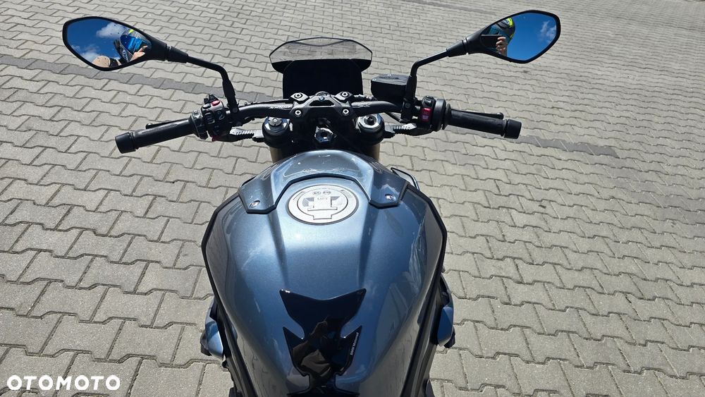BMW S - 9