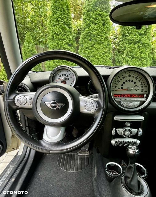MINI Cooper Standard - 2