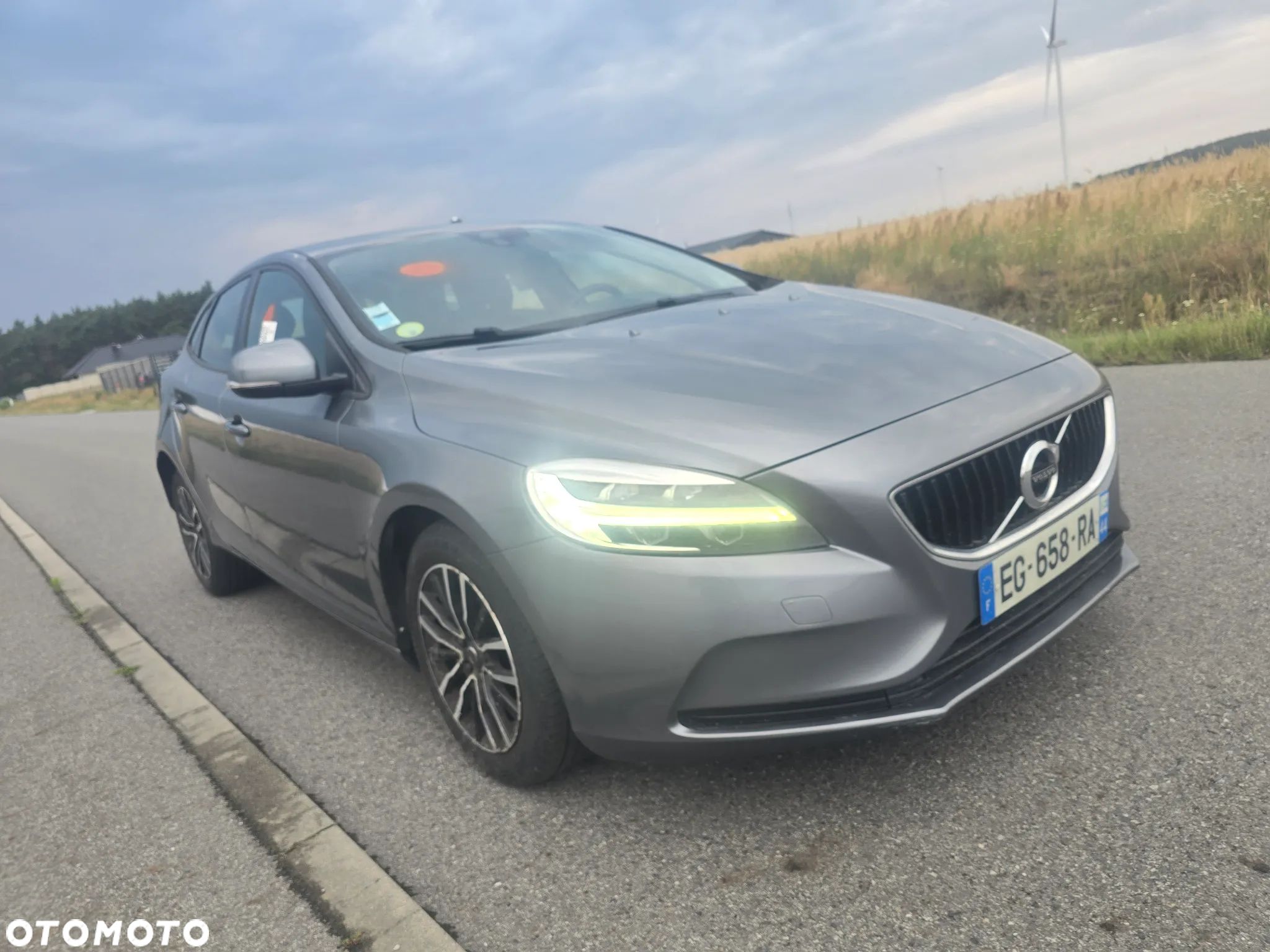Volvo V40 D2 Drive-E Dynamic Edition - 1