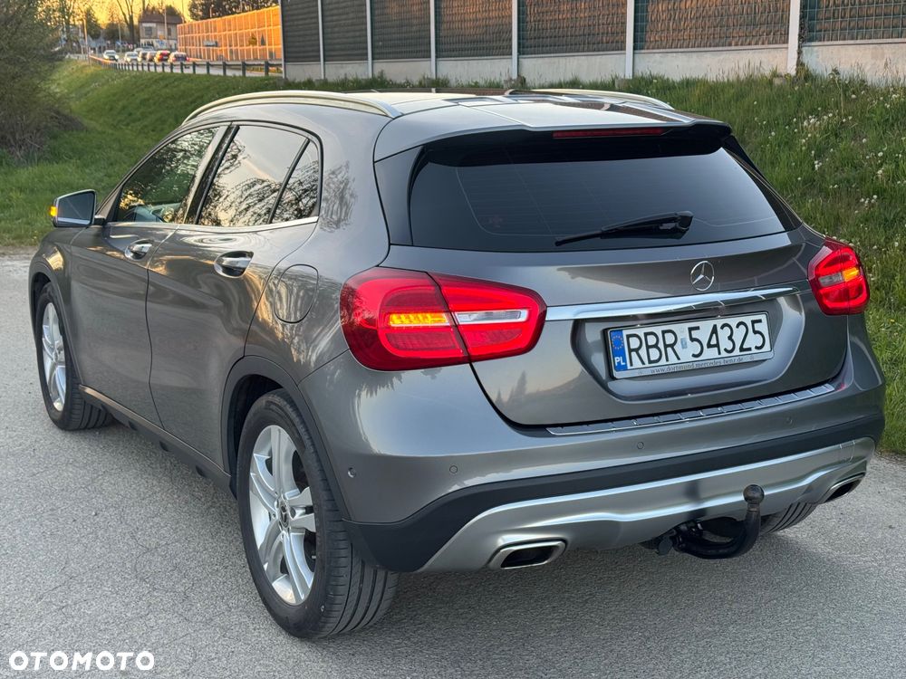 Mercedes-Benz GLA 200 Urban - 5