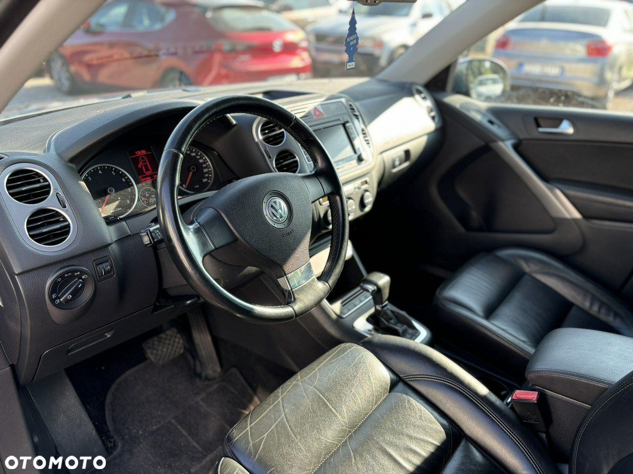 Volkswagen Tiguan - 13