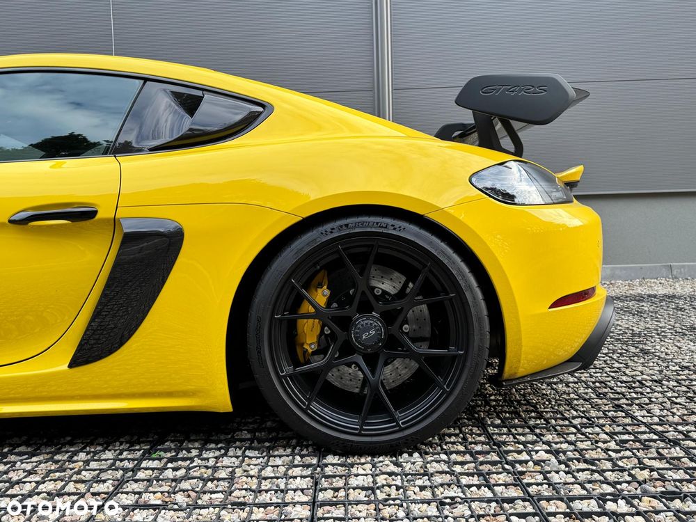 Porsche 718 Cayman - 12