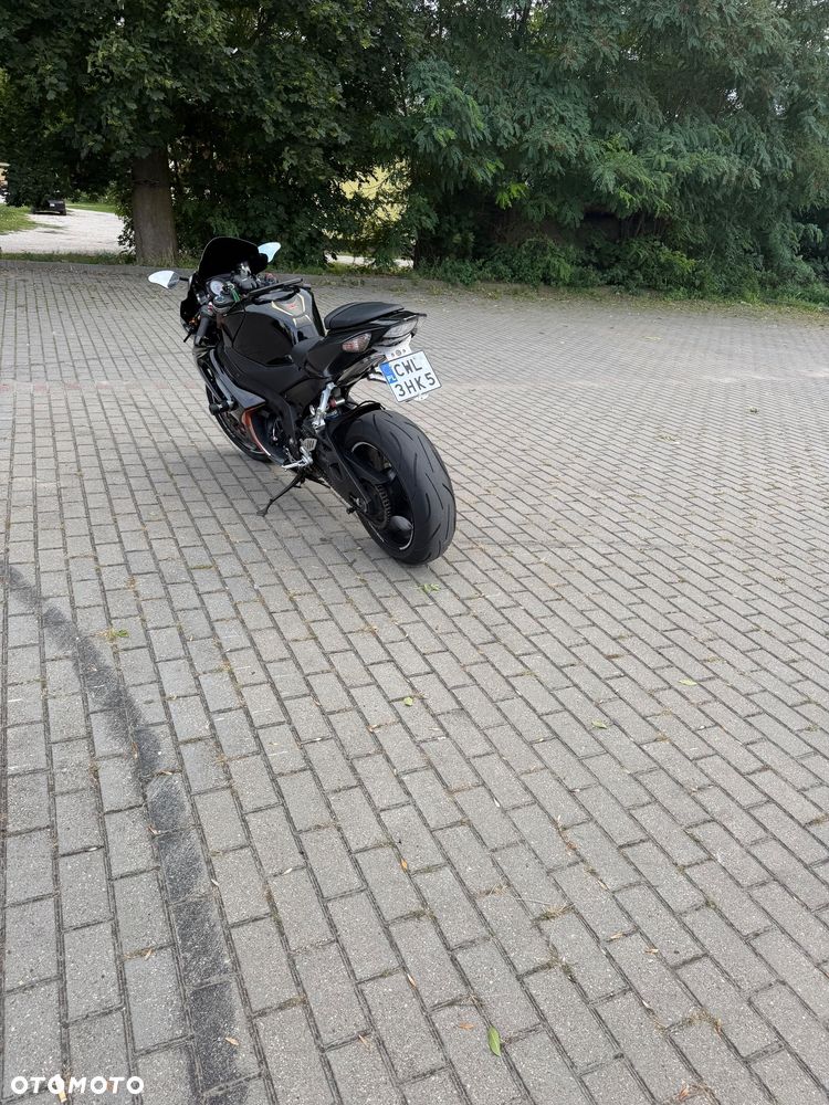 Suzuki GSX-R - 8