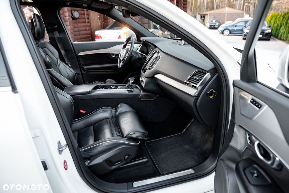 Volvo XC 90 D5 AWD R-Design - 25