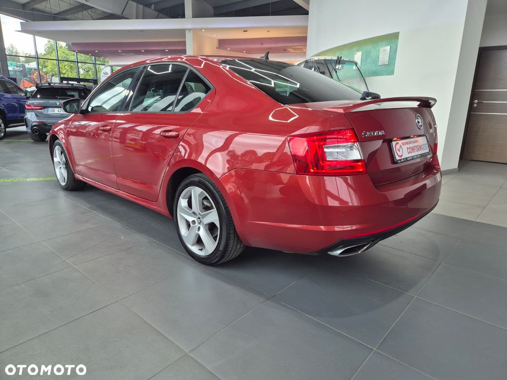 Skoda Octavia 2.0 TDI DSG RS - 10