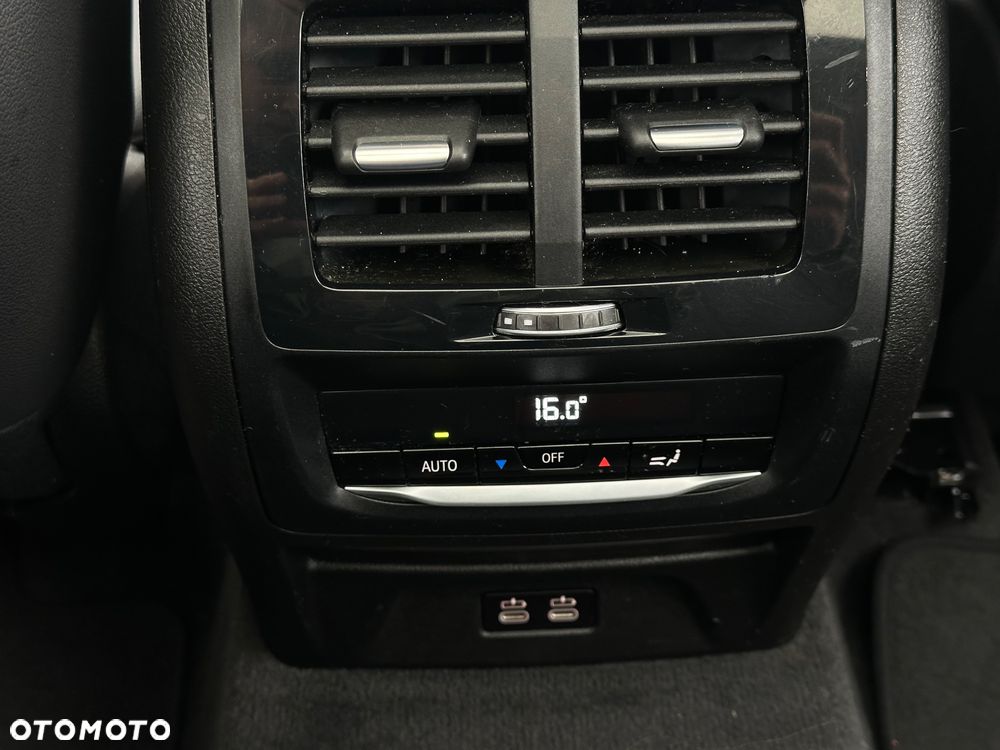 BMW iX3 - 30