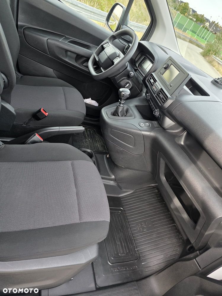Toyota Proace City - 17