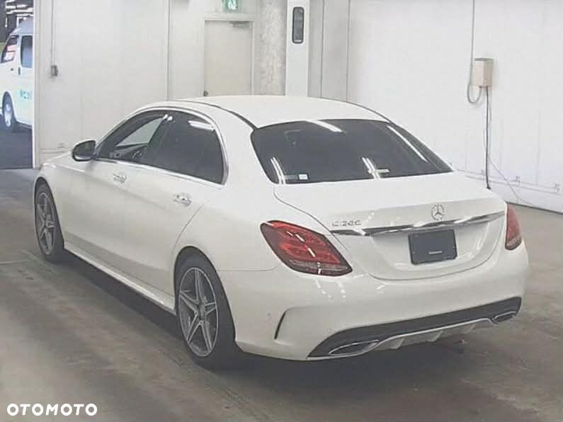 Mercedes-Benz Klasa C 200 7G-TRONIC AMG Line - 4