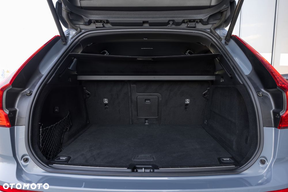 Volvo XC 60 B4 D Ultimate Dark - 25