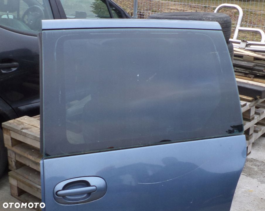Szyba boczna tył karoseryjna  CHRYSLER VOYAGER - 2