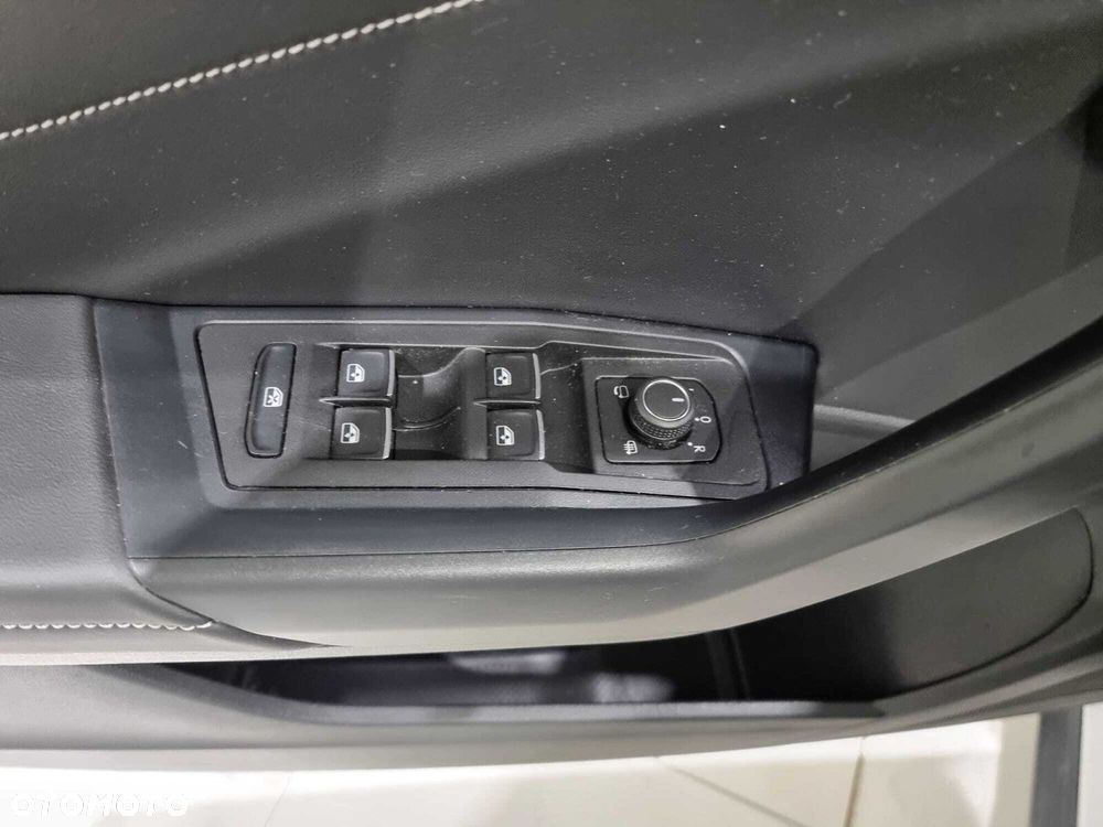 Volkswagen T-Roc - 20