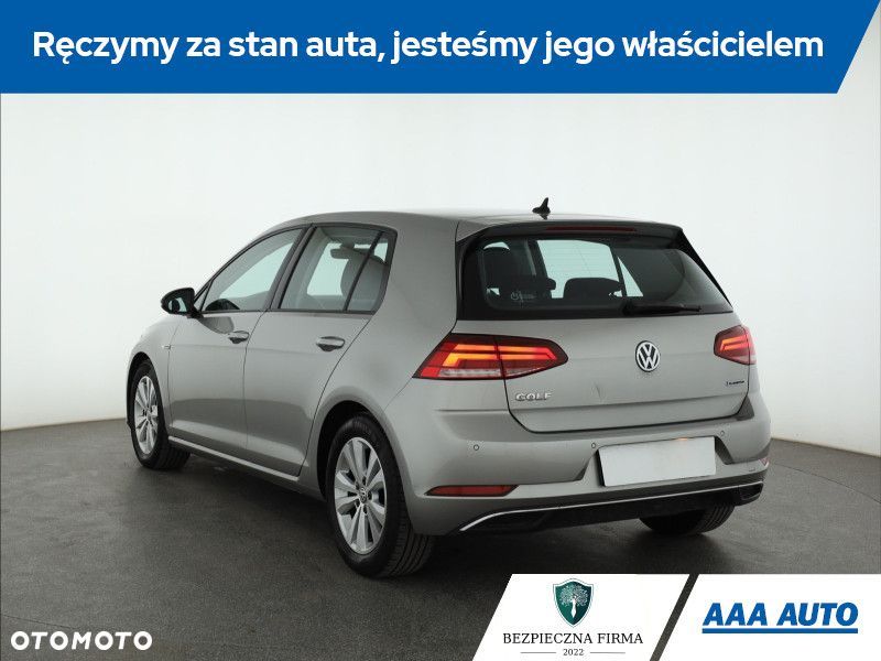 Volkswagen Golf - 6