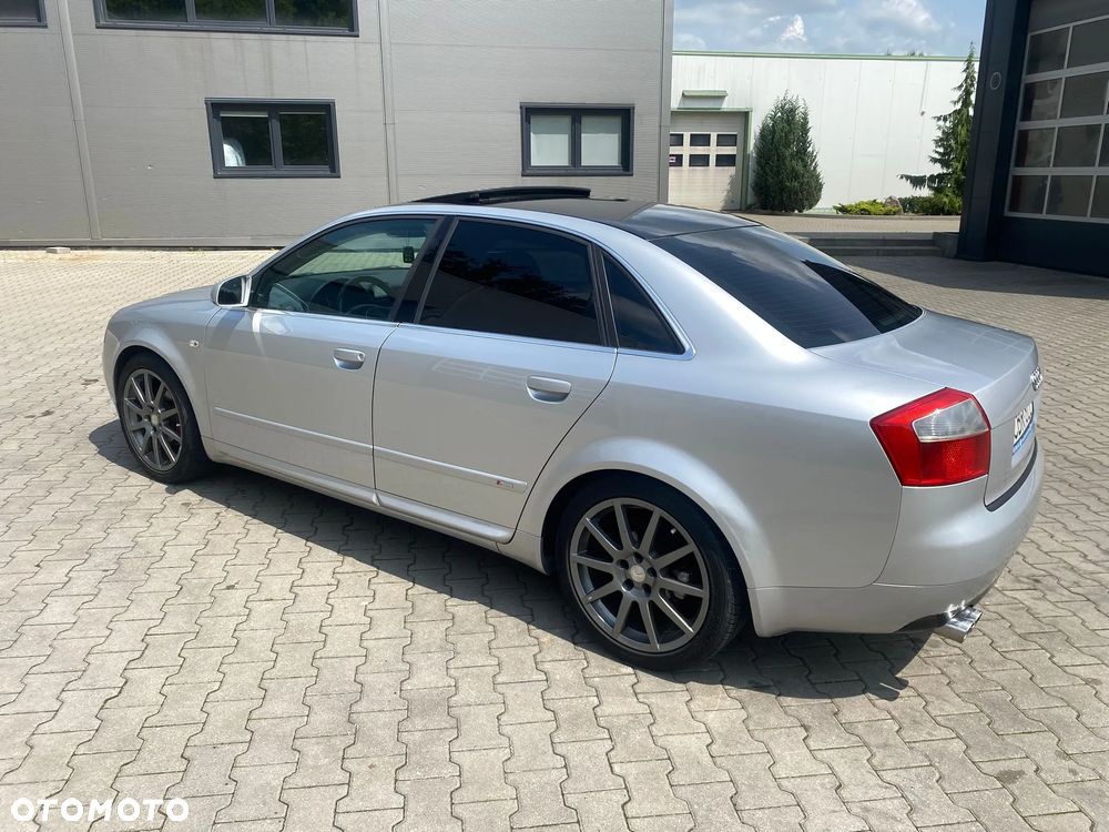 Audi A4 Limousine - 3