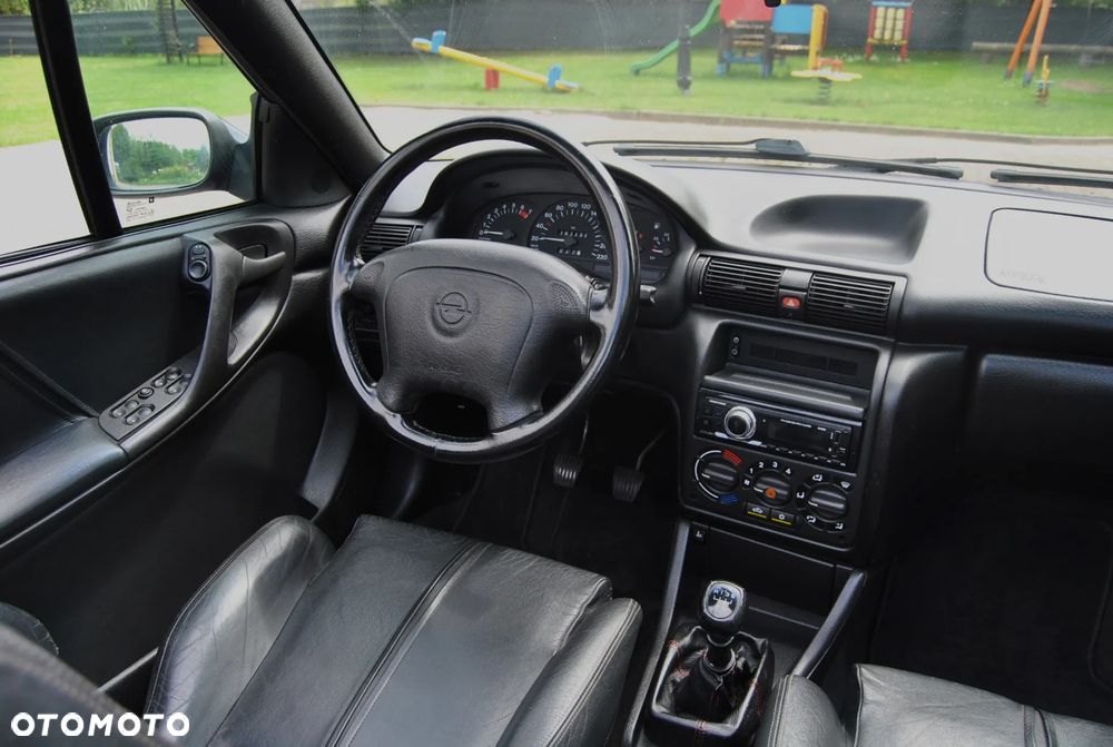 Opel Astra 1.8 Bertone - 11
