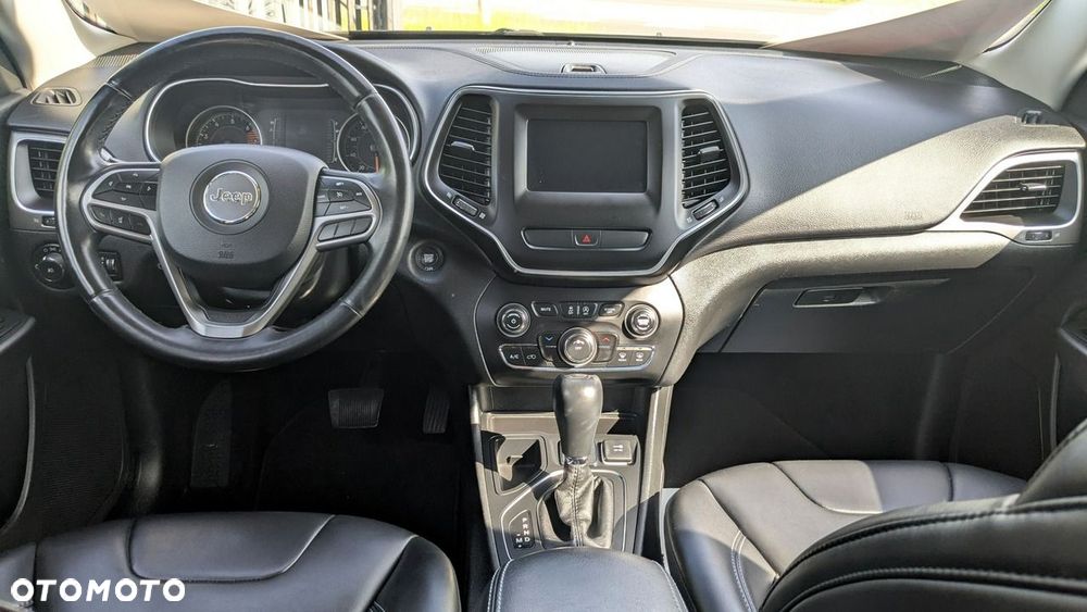 Jeep Cherokee - 25