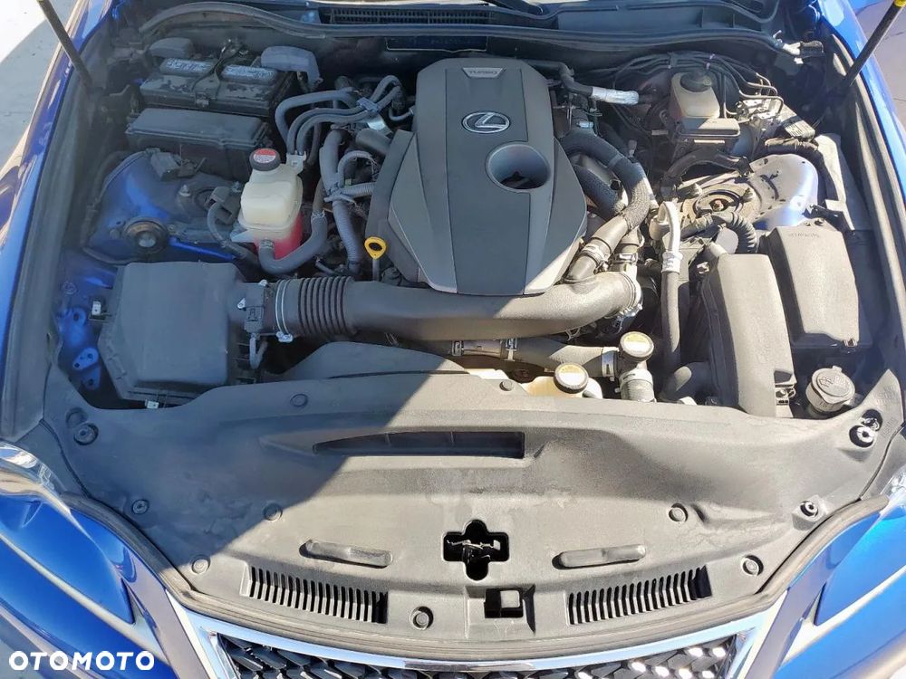 Lexus IS - 11