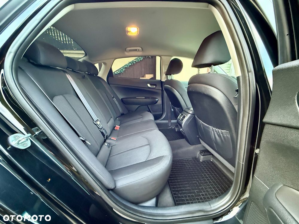 Kia Optima 2.0 M - 27