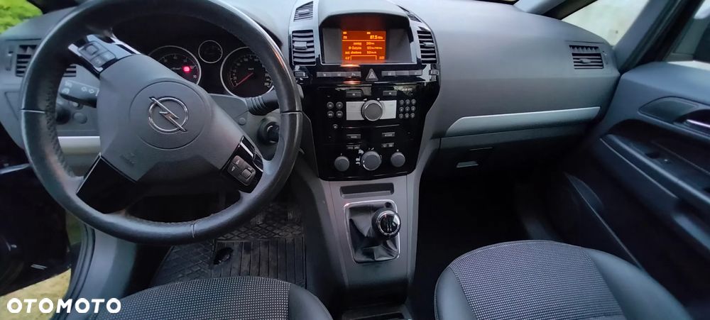 Opel Zafira - 4