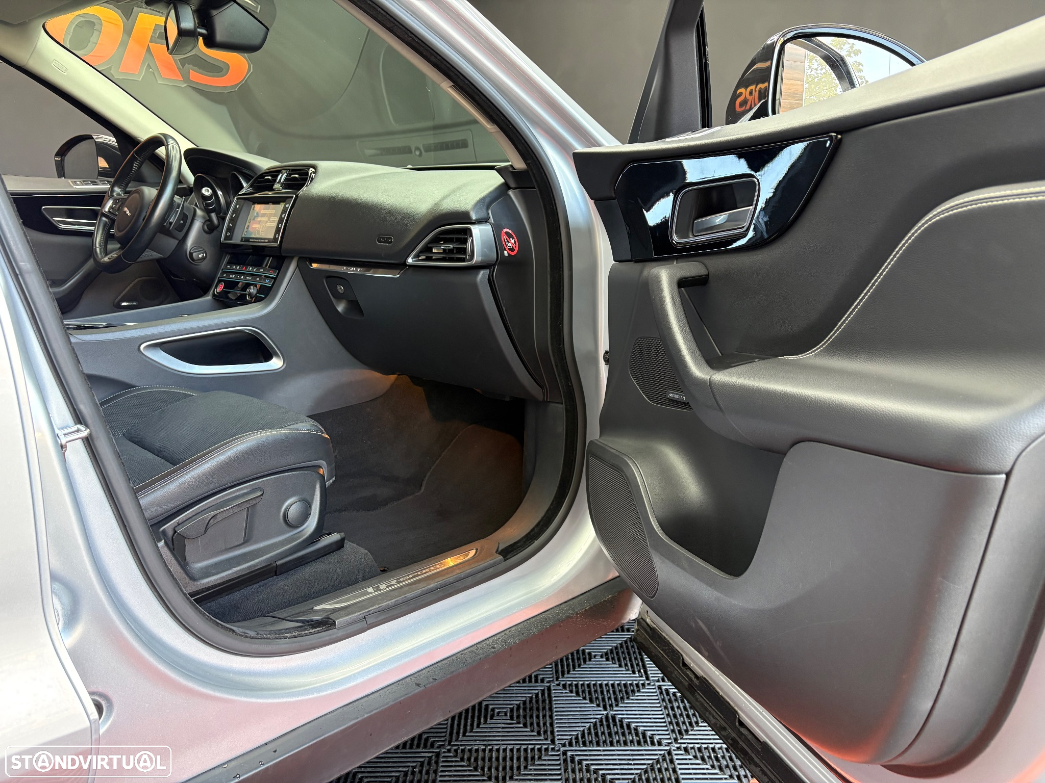 Jaguar F-Pace 20d Aut. R-Sport - 37