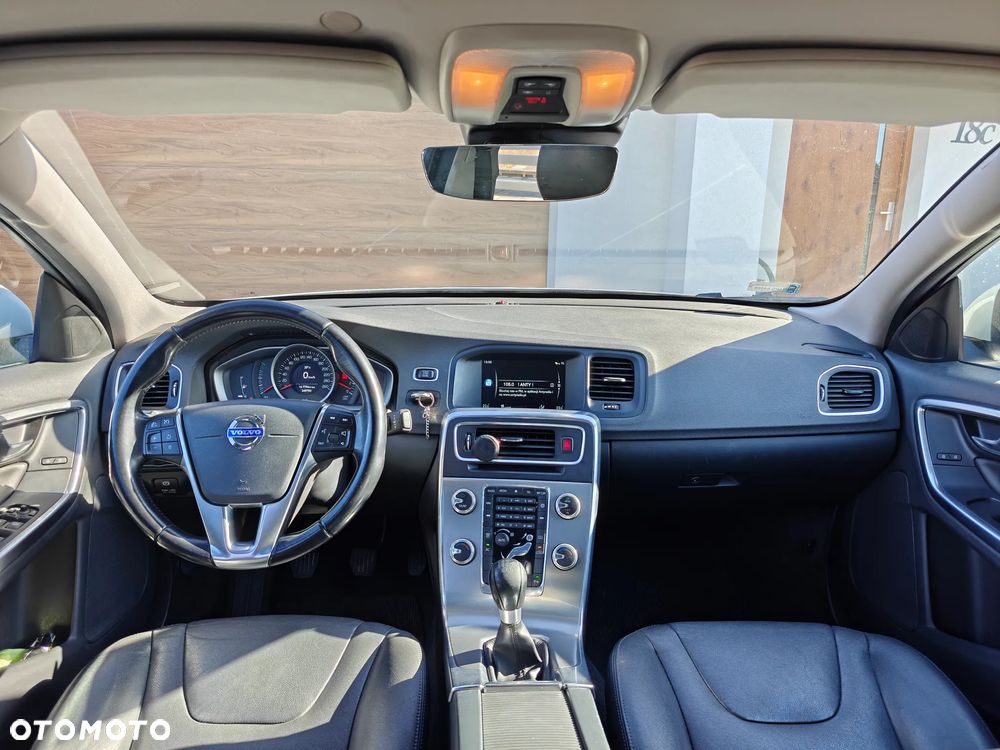 Volvo V60 D3 Momentum - 12