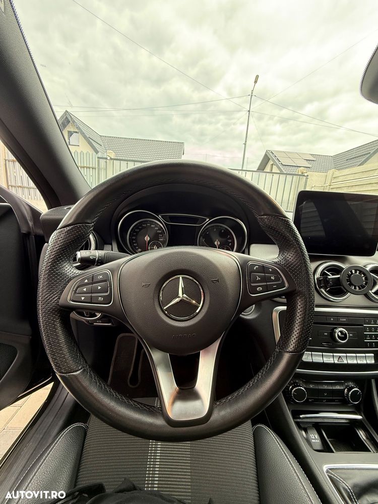 Mercedes-Benz CLA 200 AMG Line - 9