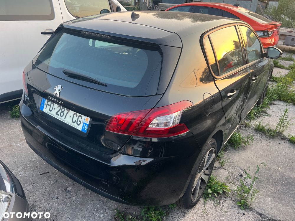 Peugeot 308 - 8
