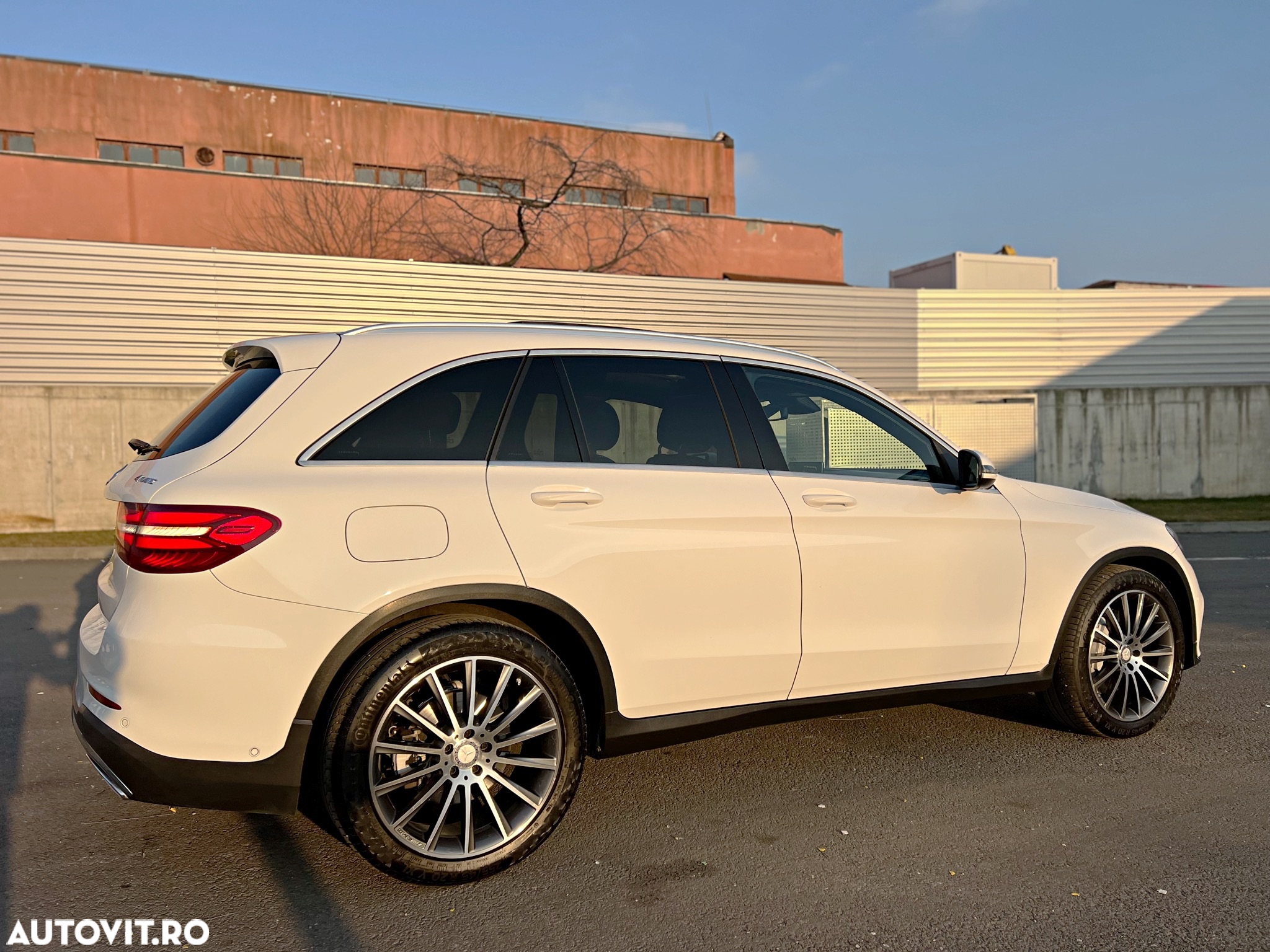 Mercedes-Benz GLC 220 d 4Matic 9G-TRONIC AMG Line - 3