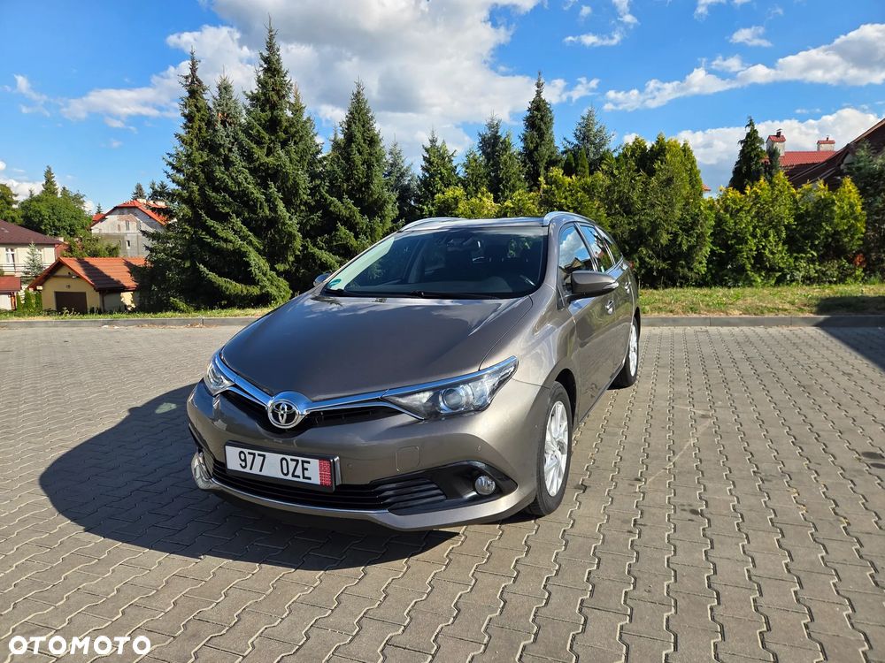 Toyota Auris 1.6 Premium Comfort - 1