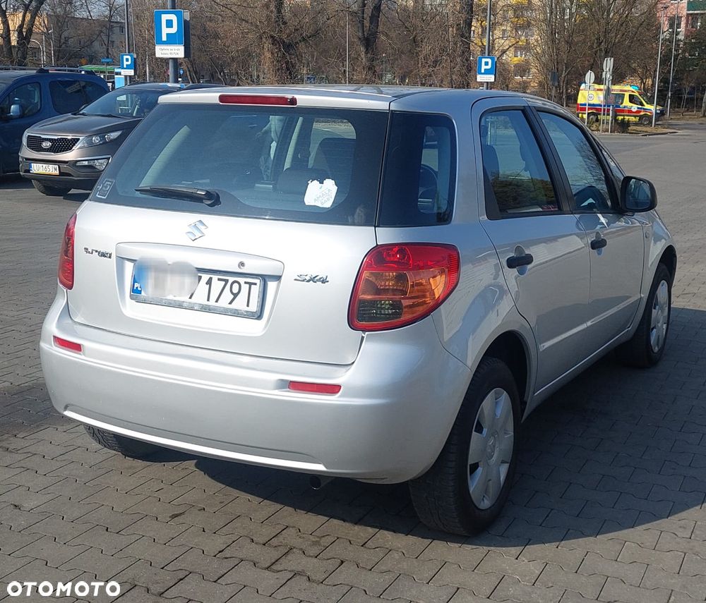 Suzuki SX4 1.5 - 9