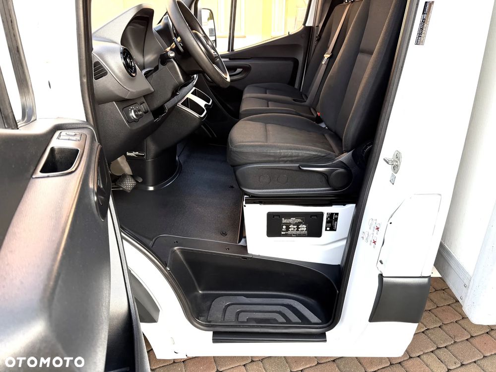 Mercedes-Benz Sprinter Izoterma Winda - 21