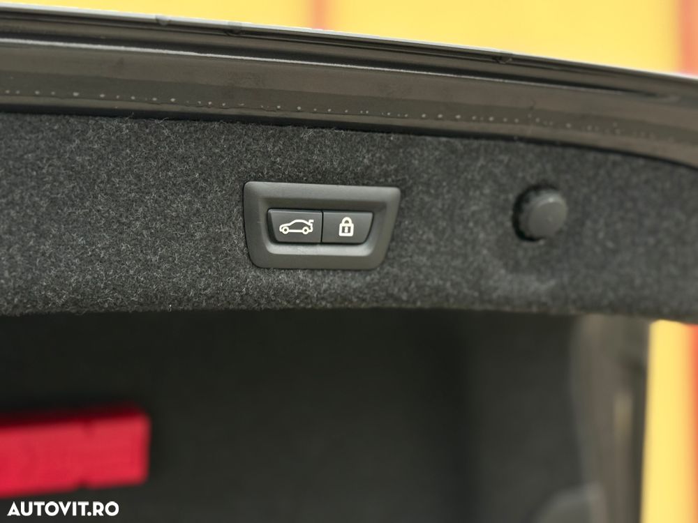 BMW Seria 5 530d xDrive Aut. - 28